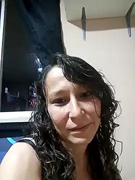 Snapshot of riquimona chatting on 12.16.25 riquimona online show from 12.16.25