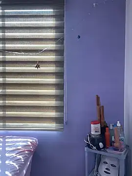 Snapshot of Amyy_1 chatting on 12.17.25 Amyy 1 online show from 12.17.25