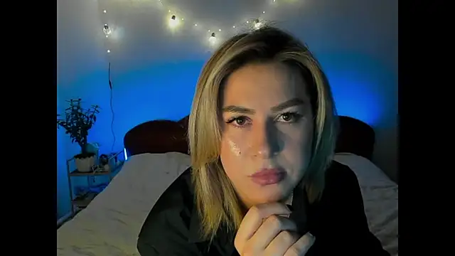 Snapshot of Roxi_Joy chatting on 01.18.26 Roxi Joy online show from 01.18.26