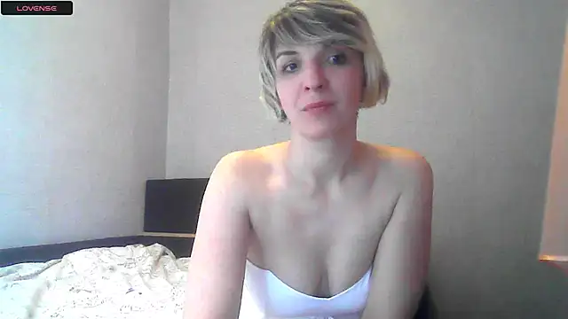 Snapshot of Lana_Foxyy chatting on 04.26.26 Lana Foxyy online show from 04.26.26