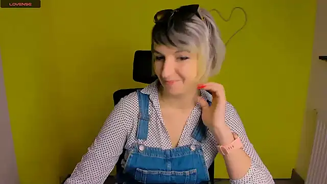 Snapshot of Lana_Foxyy chatting on 04.27.26 Lana Foxyy online show from 04.27.26