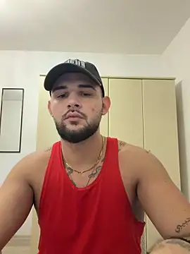 Snapshot of LunaFoxTip chatting on 12.18.25 LunaFoxTip online show from 12.18.25