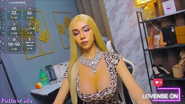 Snapshot of CelinaWintour chatting on 02.24.26 CelinaWintour online show from 02.24.26