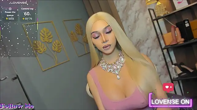 Snapshot of CelinaWintour chatting on 02.28.26 CelinaWintour online show from 02.28.26