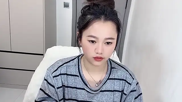 Snapshot of Amireux-8 chatting on 02.04.26 Amireux-8 online show from 02.04.26