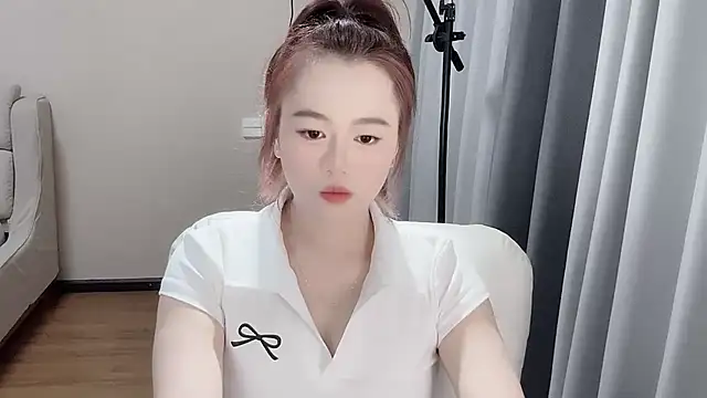 Snapshot of Amireux-8 chatting on 03.31.26 Amireux-8 online show from 03.31.26