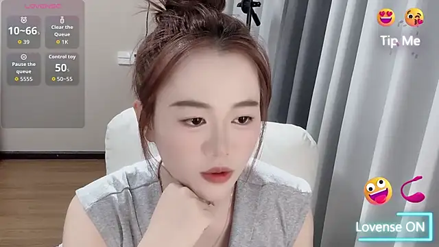 Snapshot of Amireux-8 chatting on 04.08.26 Amireux-8 online show from 04.08.26