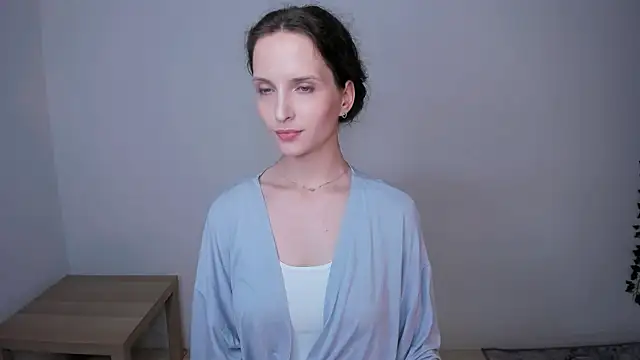 Snapshot of Ariadna_Shy chatting on 06.13.26 Ariadna Shy online show from 06.13.26