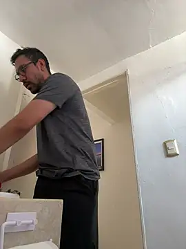 AdrianGarcia89 online show from 04.12.26