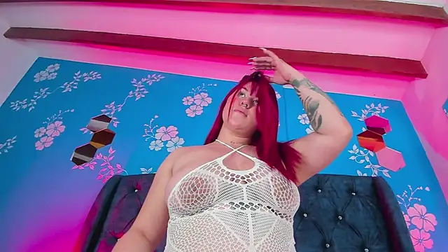 Issa Clark01 online show from 04.12.26