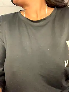 missmisha01 online show from 12.23.25