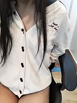 Snapshot of Miu_ii chatting on 01.15.26 Miu ii online show from 01.15.26