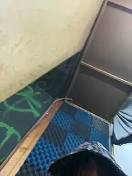 Snapshot of baby_young chatting on 12.21.25 baby young online show from 12.21.25