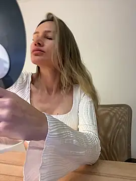 1Moonlight1 online show from 01.17.26