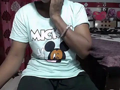 Snapshot of surbhi01 chatting on 06.03.26 surbhi01 online show from 06.03.26