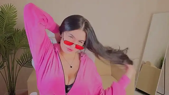 Mia Evelyn online show from 01.11.26