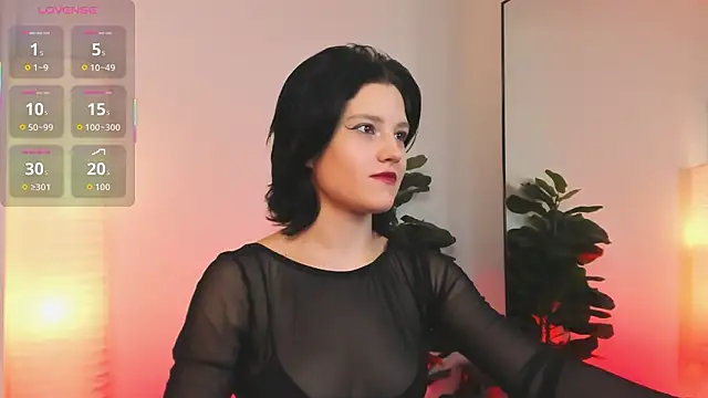 Snapshot of RowenMoon chatting on 03.06.26 RowenMoon online show from 03.06.26