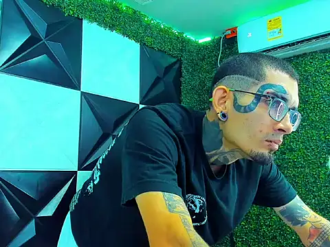 Boy tatto77 online show from 04.15.26