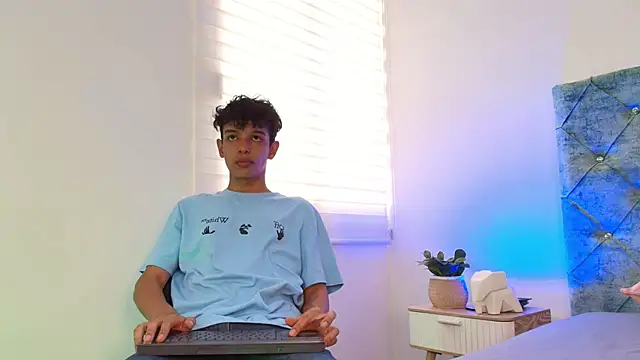 maxfrost 1 online show from 12.21.25