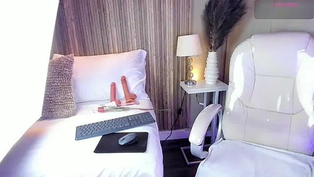 FiorelaSton online show from 02.15.26