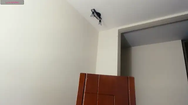 Agatha Dubois4  online show from 04.15.26