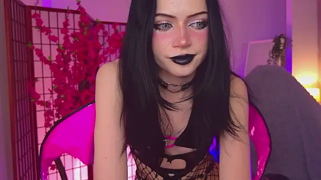 Snapshot of Dark_Diva chatting on 02.17.26 Dark Diva online show from 02.17.26