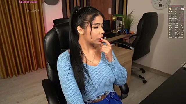 Snapshot of secretary_bj chatting on 10.13.25 secretary bj online show from 10.13.25