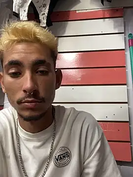 Snapshot of GuioficialBr chatting on 02.02.26 GuioficialBr online show from 02.02.26