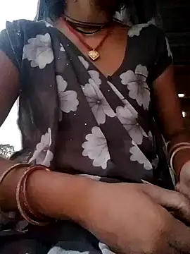 Snapshot of mantraverma chatting on 06.11.26 mantraverma online show from 06.11.26