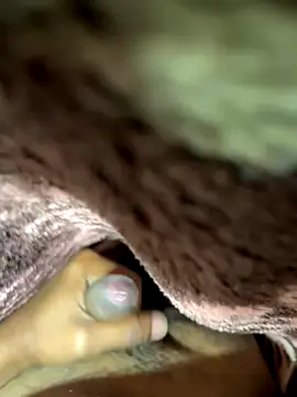 Snapshot of Horny__daddy0 chatting on 12.21.25 Horny daddy0 online show from 12.21.25