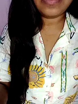 Snapshot of -ALYA chatting on 12.21.25 -ALYA online show from 12.21.25