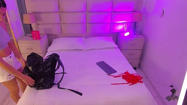 ManuelaEvans  online show from 02.21.26