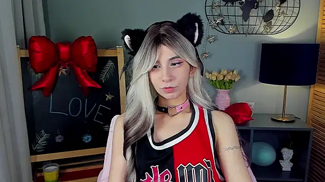 Snapshot of lesilos chatting on 02.16.26 lesilos online show from 02.16.26