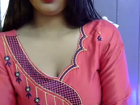 Snapshot of cute_Dirty_Diva chatting on 12.21.25 cute Dirty Diva online show from 12.21.25