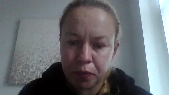 Snapshot of jennyblondeuk chatting on 03.27.26 jennyblondeuk online show from 03.27.26