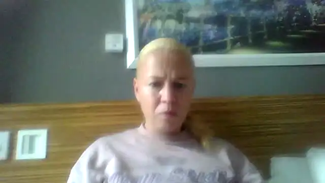 Snapshot of jennyblondeuk chatting on 04.04.26 jennyblondeuk online show from 04.04.26