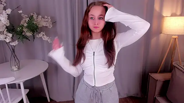 Julie Lamb online show from 01.08.26