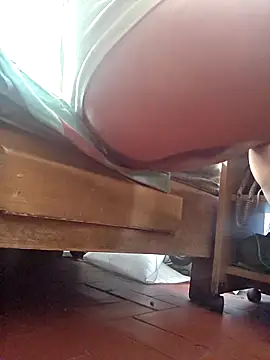 karelyruiz15 online show from 04.14.26