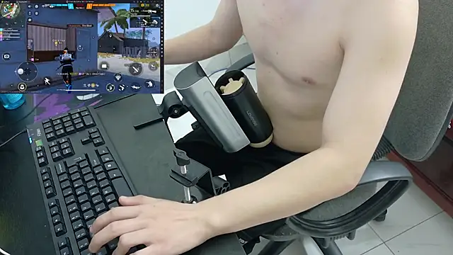 Snapshot of -_kur_- chatting on 12.22.25 - kur - online show from 12.22.25