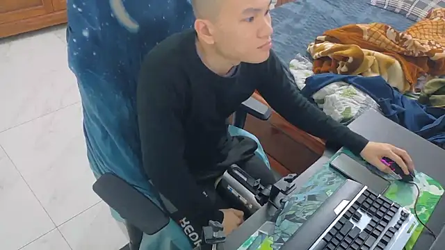 Snapshot of -_kur_- chatting on 01.09.26 - kur - online show from 01.09.26