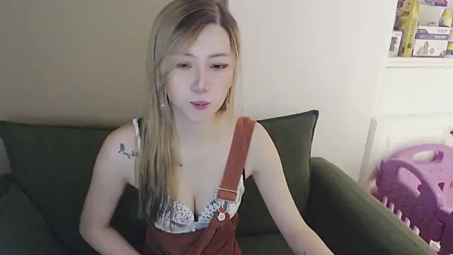 whitecat13 online show from 04.21.26