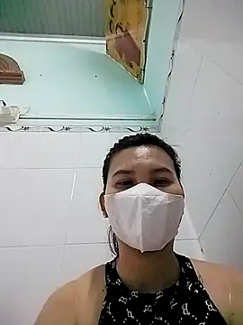 Snapshot of chichlasuong chatting on 12.23.25 chichlasuong online show from 12.23.25