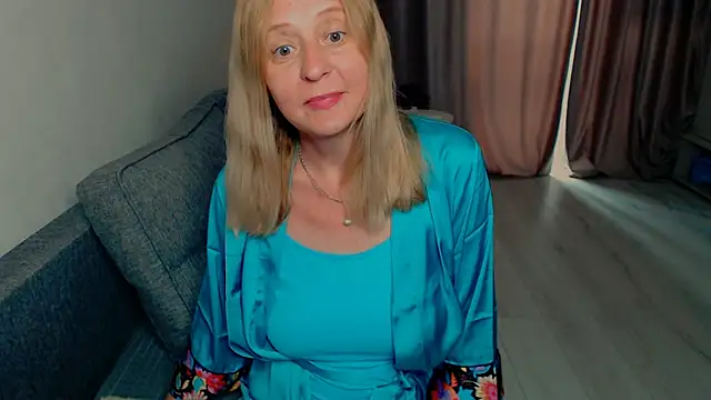 Snapshot of MiLenaMilf chatting on 06.28.26 MiLenaMilf online show from 06.28.26