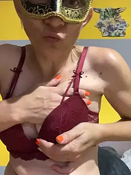 Snapshot of SexyMamiVee chatting on 07.18.26 SexyMamiVee online show from 07.18.26