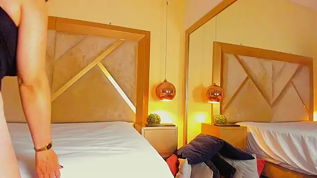 ElenaWatsonn online show from 04.11.26