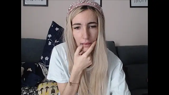 BarbieBlondieGirl online show from 06.17.26