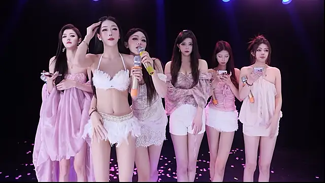 Snapshot of RV-525- chatting on 02.03.26 RV-525- online show from 02.03.26