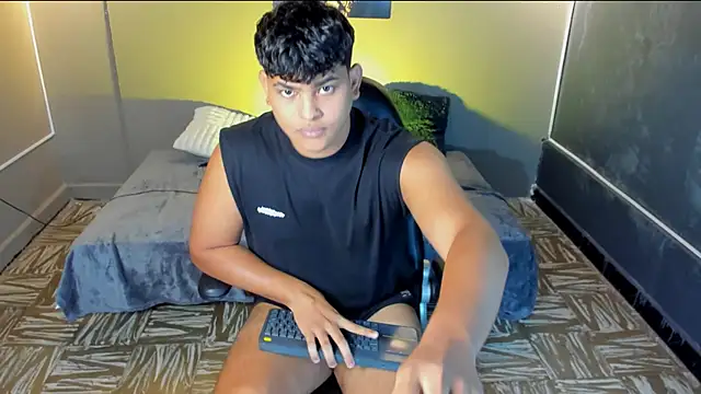 Snapshot of Nicole_and_thiago1 chatting on 02.15.26 Nicole and thiago1 online show from 02.15.26