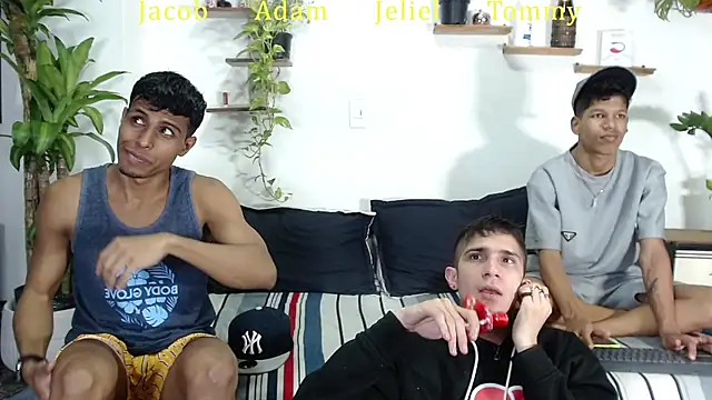 Snapshot of Interracial_Snow_Bunny chatting on 01.31.26 Interracial Snow Bunny online show from 01.31.26