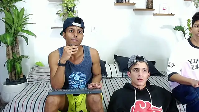 Snapshot of Interracial_Snow_Bunny chatting on 02.03.26 Interracial Snow Bunny online show from 02.03.26